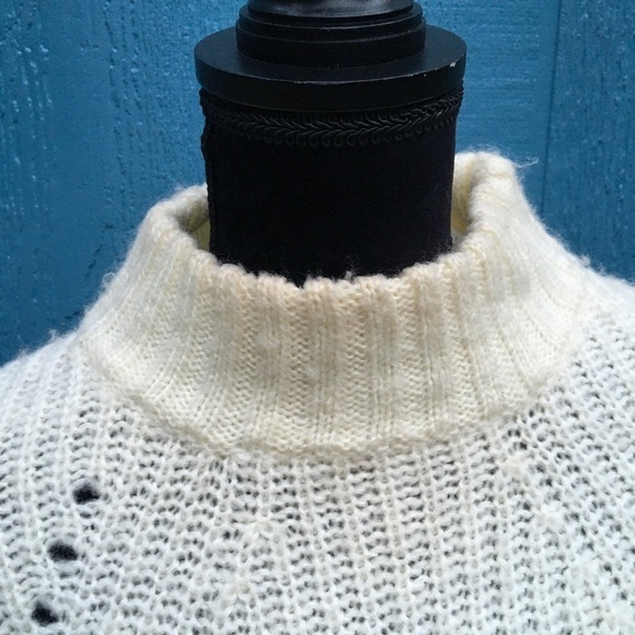 UNIF White Knit Turtleneck Cropped Sweater L - Picture 2 of 5